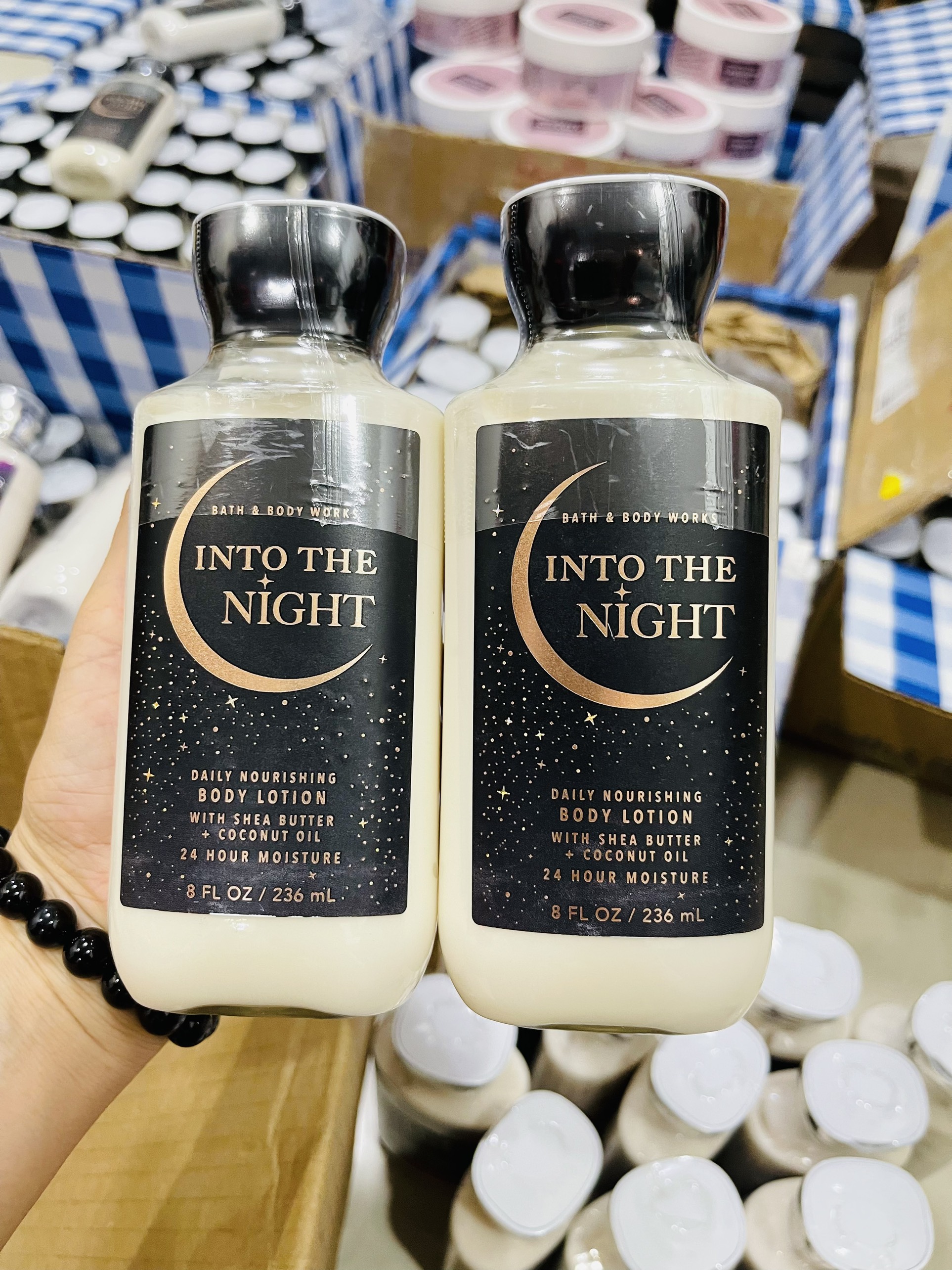 Sữa Dưỡng Thể Into The Night Bath And Body Works Body Lotion 236ml 2